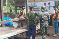 TNI Bantu Warga Bangun Rumah Layak di Bulukumba