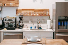 5 Jenis Barang yang Sebaiknya Tidak Disimpan di Dapur