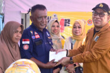 Partai Golkar Bulukumba Salurkan Bantuan pada Korban Banjir dan Tanah Longsor di Herlang