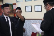 Ambo Radde Lantik PAW Panwaslu Gantarang, Ingatkan untuk Bekerja Sesuai Aturan