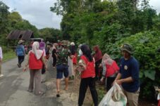 Warga Desa Anrang Bakti Sosial Jelang Hari Kemerdekaan