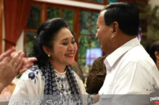 Titiek Soeharto Ucapkan Selamat ke Prabowo, Netizen: Bakal Ikut ke Istana Negara?