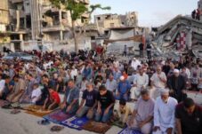 Derita Warga G4za Rayakan Idul Adha di Tengah Per*ng