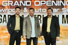 Resmikan Showroom dan Auto Car Service Singaraja Berlian Motor, Andi Utta: Sudah Menyamai Jakarta