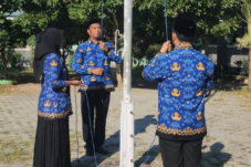 Guru SMAN 19 Bulukumba Sukses Laksanakan Upacara Hari Kesadaran Nasional 