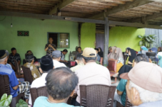 Bertahun-tahun Jalan Rusak Diabaikan, Warga Tanuntung Herlang Kompak Suarakan Ganti Bupati