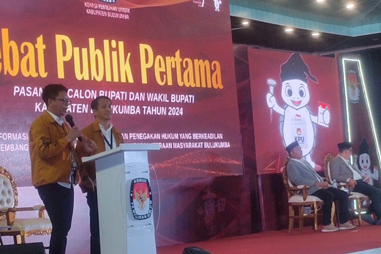 DEBAT PERDANA