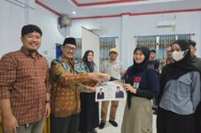 Andi Muawiyah Ramly Salurkan 1 Miliar Bantuan Beasiswa PIP dan KIP Kuliah di Parepare Sulsel