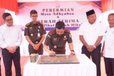 Kajati Sulsel Resmikan Mess Kejari Bulukumba, Terima Sertifikat Tanah Hibah dan Wakaf