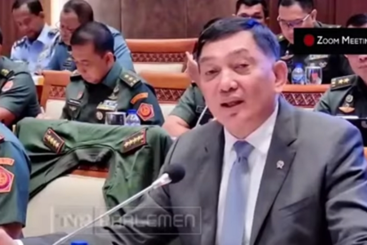 Tangkapan layar - Menteri Pertahanan Sjafrie Sjamsoeddin bersama Panglima TNI Jenderal TNI Agus Subiyanto saat rapat dengan Komisi I DPR RI di kompleks parlemen, Jakarta, Rabu (3042025).