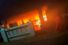 Terbakar Saat Dini Hari, Kantor Desa Benteng Malewang Bulukumba Berhasil Diselamatkan Warga