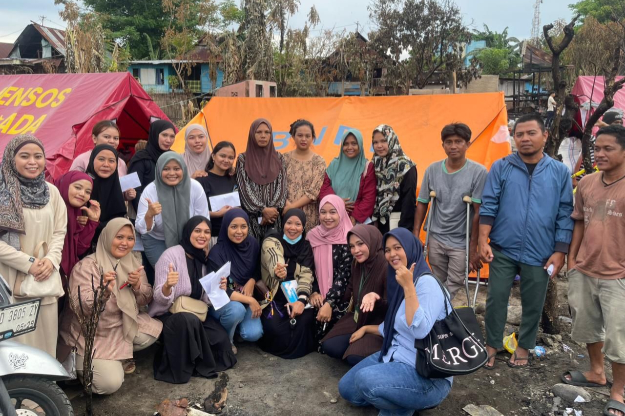 Komunitas ‘BATLAS’ Salurkan Bantuan untuk Korban Kebakaran di Bulukumba