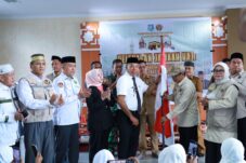 Bupati Andi Utta Minta Jemaah Calon Haji Perkuat Kebersamaan