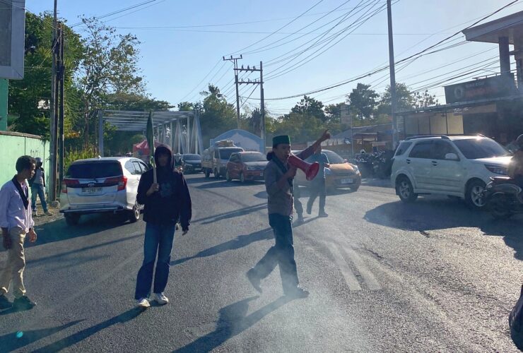 HMI Bulukumba Gelar Demo, Soroti Kelangkaan BBM, LPG dan Pemadaman Listrik