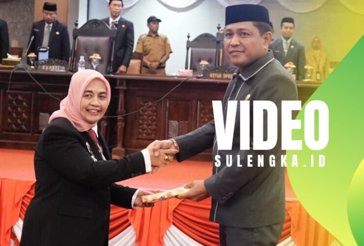 Bupati Sinjai Serahkan Tiga Ranperda